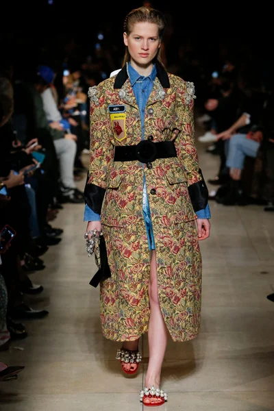 Look 45